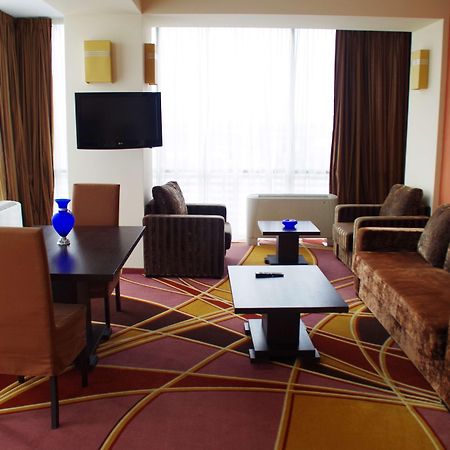 Mari Vila Hotel Bukares Bagian luar foto